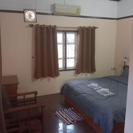 Bolaven Trail Guesthouse Pakxé Exteriör bild