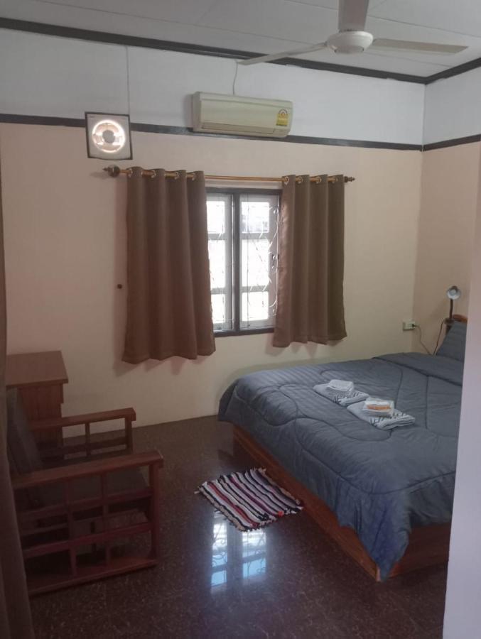 Bolaven Trail Guesthouse Pakxé Exteriör bild